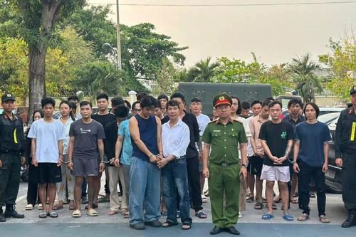 Đốt cả sự nghiệp trên làn khói trắng