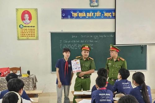 Công an tỉnh Phú Thọ ngăn ma túy 'núp bóng' len lỏi vào học đường