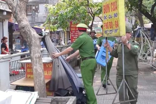 Phường Kim Liên xử lý vi phạm trật tự tại không gian công cộng