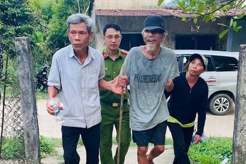 Người đàn ông lang thang nhiều ngày, chi tiết lúc được tìm thấy khiến ai cũng xót xa