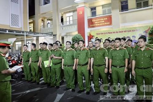 CAP.An Nhơn: Xuyên đêm kiểm tra cư trú, xét nghiệm ma túy đột xuất tại chung cư