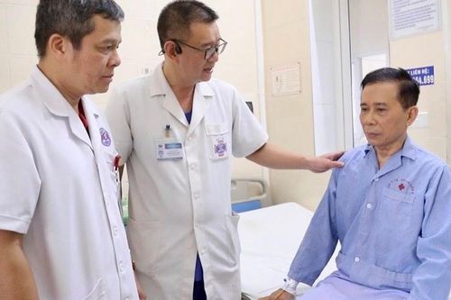 Người đàn ông phát hiện ung thư tuyến tiền liệt từ dấu hiệu nhiều nam giới Việt bỏ qua