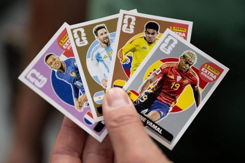 Cuộc chiến săn sticker World Cup