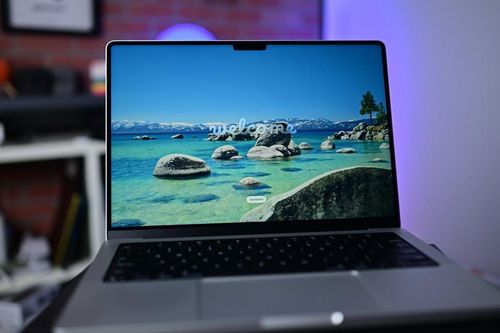 Tin mừng cho MacBook Pro màn hình OLED
