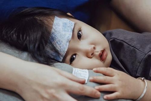 Dấu hiệu viêm phổi ở trẻ nhỏ ba mẹ không nên bỏ qua