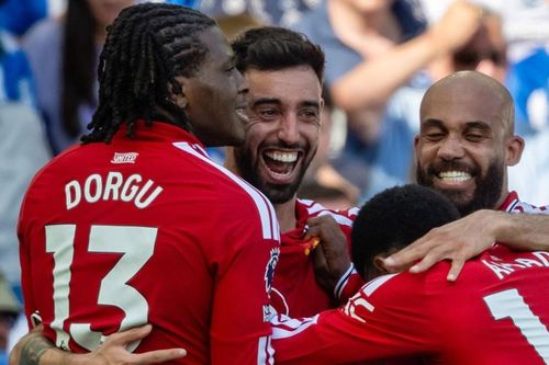 Bruno Fernandes viết lại lịch sử kiến tạo tại Ngoại hạng Anh
