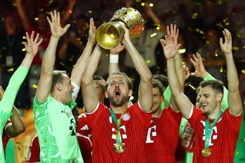Kane hủy diệt Stuttgart, Bayern khép mùa giải hoàn hảo