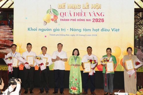 Thúc đẩy phát triển kinh tế nông nghiệp và quảng bá du lịch