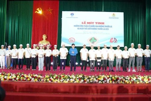 Không để khói thuốc lá phủ lên sức khỏe, tương lai người lao động