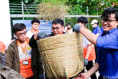 [Ảnh] Tuổi trẻ Thành phố Hồ Chí Minh sôi nổi ra quân Ngày Chủ nhật xanh lần 166