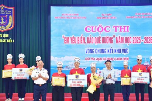 Cảnh sát biển lan tỏa tình yêu biển, đảo tới học sinh miền Tây