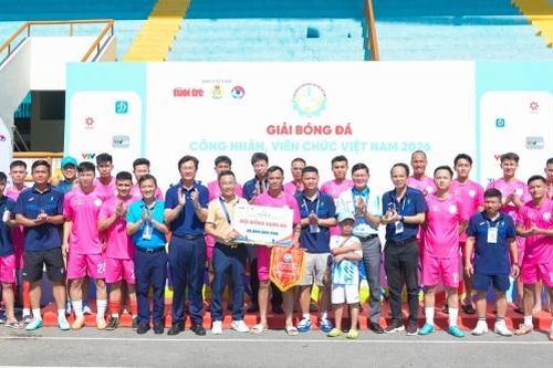 Đội bóng Công đoàn Petrovietnam giành giải Ba tại Giải bóng đá công nhân, viên chức Việt Nam 2026