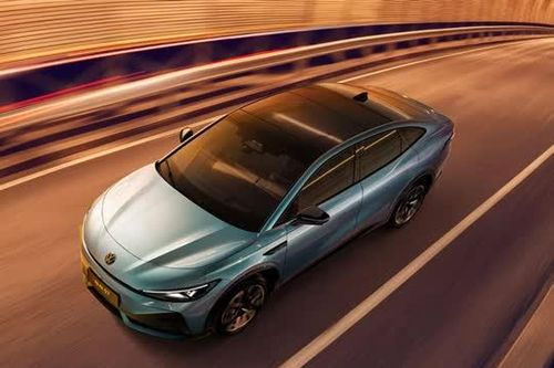 Xe sedan cùng phân khúc với Toyota Camry, công suất 228 mã lực, giá hơn 500 triệu đồng