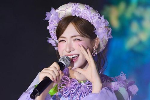 Hòa Minzy phản ứng khi khán giả lớn tuổi không biết cô là ai