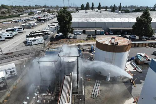 Vụ nổ bồn chứa hóa chất ở California: 40.000 người được sơ tán giữa nỗi lo rò rỉ chất độc