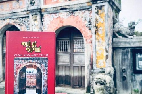 Vẽ lại vàng son phủ đệ xứ kinh kỳ