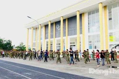 Huấn luyện, bồi dưỡng về chính trị, nghiệp vụ cho lực lượng tham gia bảo vệ an ninh, trật tự ở cơ sở