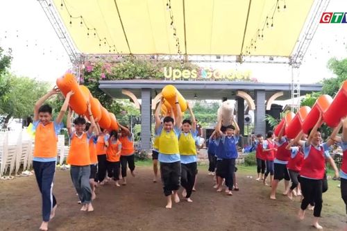 Lớp học không tường: Bài học từ những 'lấm lem'