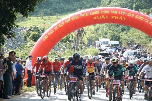Gần 200 VĐV tranh tài tại Giải đua xe đạp địa hình 'MTB - Chinh phục Bản Lầu - Bản hùng ca biên cương - LCC9' năm 2026