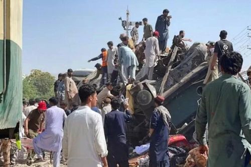 Pakistan: Nổ lớn nhằm vào đoàn tàu Jaffar Express khiến trên 100 người thương vong