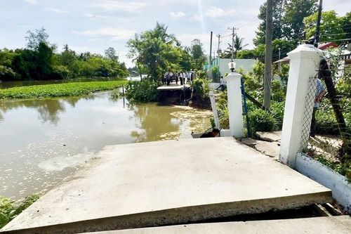Cần Thơ chật vật ứng phó với sạt lở hai bên bờ sông