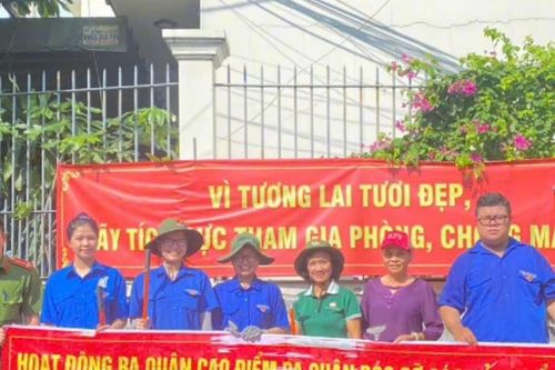 TP. Hồ Chí Minh: Xóa quảng cáo bẩn, giữ gìn mỹ quan đô thị