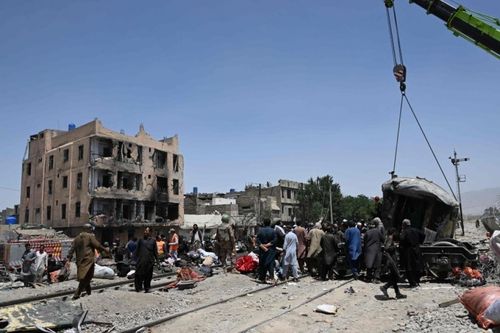 Đánh bom liều chết vào đoàn tàu chở khách tại Pakistan