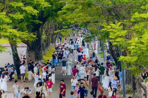 Huế xử lý nghiêm hành vi chèo kéo, cò mồi trong mùa cao điểm du lịch
