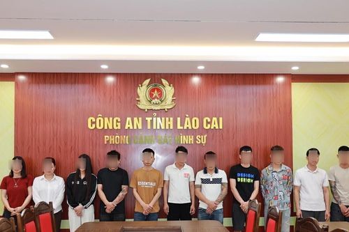 Khởi tố 11 bị can vụ lừa đảo livestream 'đổ thạch' trên YouTube