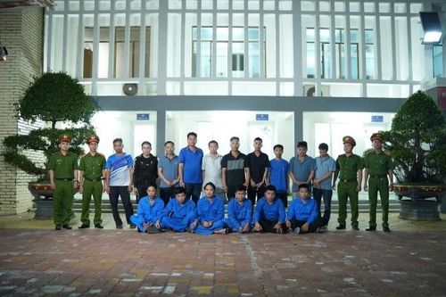 Triệt phá đường dây mua bán Xyanua xuyên biên giới, khởi tố 35 đối tượng