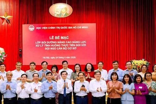 Cán bộ cơ sở cần chuyển tư duy từ chấp hành việc khó sang chủ động giải quyết vấn đề