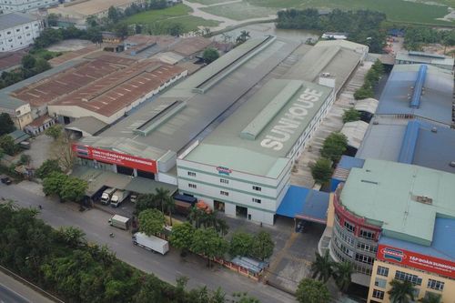 Hà Nội: Khói cuồn cuộn thải ra môi trường từ khu vực nhà máy Sunhouse, người dân lo ngại ảnh hưởng sức khỏe