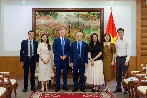 Tăng cường hợp tác quảng bá văn hóa Việt Nam ra thế giới