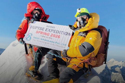 Người Việt Nam đầu tiên chinh phục 3 đỉnh khối Everest trong 4 ngày