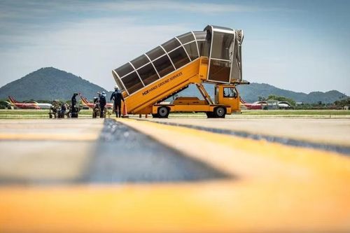 Nhiệt độ mặt bê tông sân bay Nội Bài lên tới 71°C