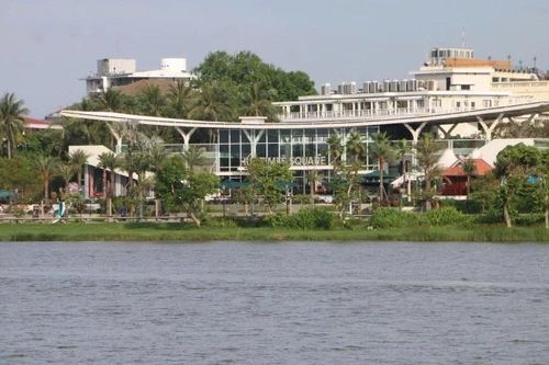 Liên quan công trình vi phạm xây dựng bên sông Hương (TP Huế): dừng thi công, bổ sung hồ sơ trong 90 ngày