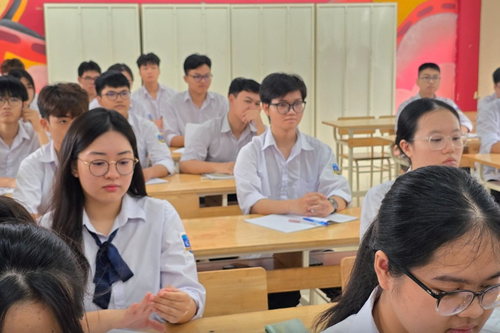 Đừng để học sinh 'thi chồng thi'
