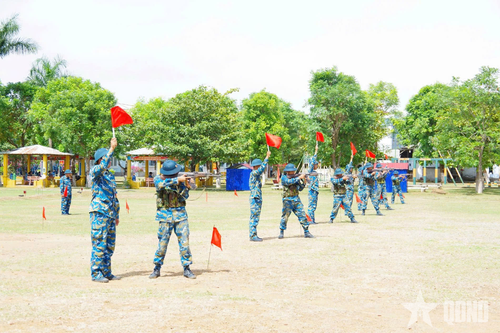 Sư đoàn 372 kiểm tra '3 tiếng nổ' cho chiến sĩ mới
