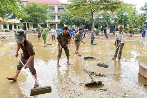 Hết lòng cống hiến vì dân