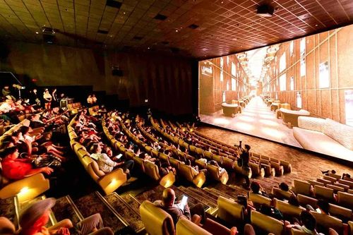 Cuộc đổi vai ở phòng vé