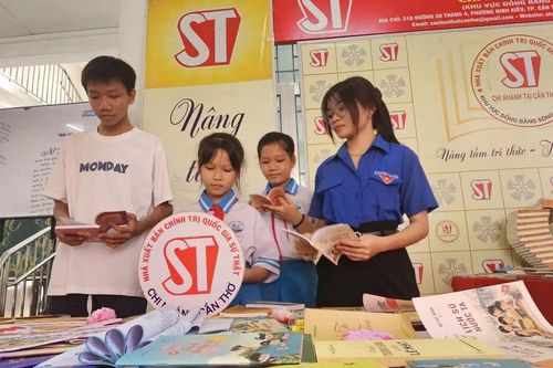 'Hội sách chào hè' đến với học sinh TP Cần Thơ