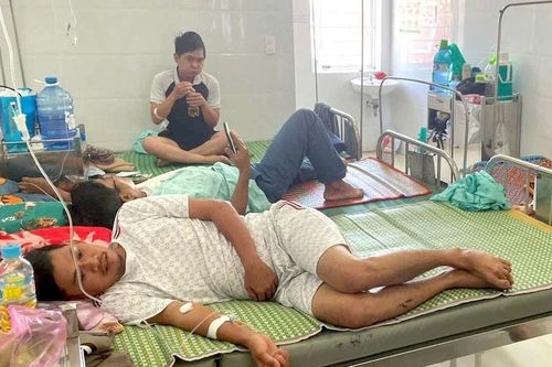75 người nghi ngộ độc sau khi ăn bánh mì ở Gia Lai, chủ cơ sở cũng nhập viện