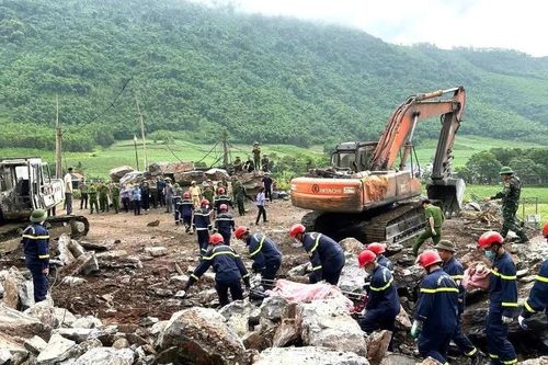 Tạm dừng mỏ đá ở Thanh Hóa có 3 công nhân bị vùi lấp