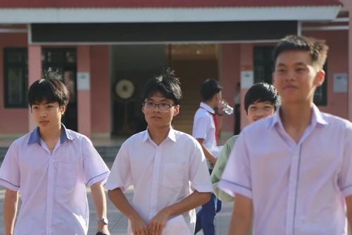 Đề thi môn Toán vào lớp 10 ở Quảng Trị tương đối dễ