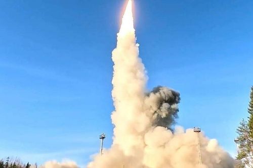 Nga tuyên bố trả đũa Ukraine bằng tên lửa siêu thanh Oreshnik