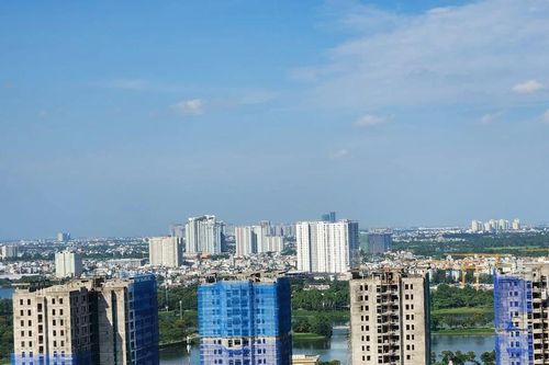 Muốn 'hạ nhiệt' giá chung cư phải gỡ cùng lúc nhiều 'nút thắt'