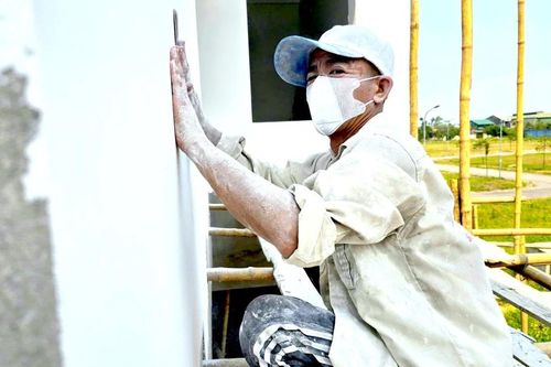 Người dân Bắc Trung Bộ quay quắt trong nắng nóng gay gắt
