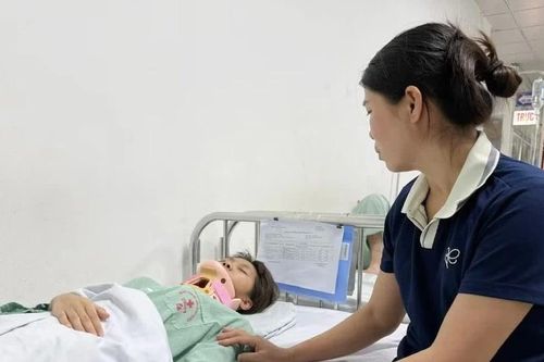 Học sinh đánh hội đồng, quay clip phát tán: Tổn thương kép của bạo lực học đường