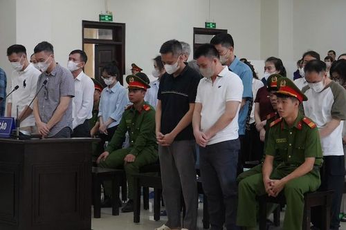 Cựu cục trưởng An toàn thực phẩm khai chuyện doanh nghiệp đưa tiền