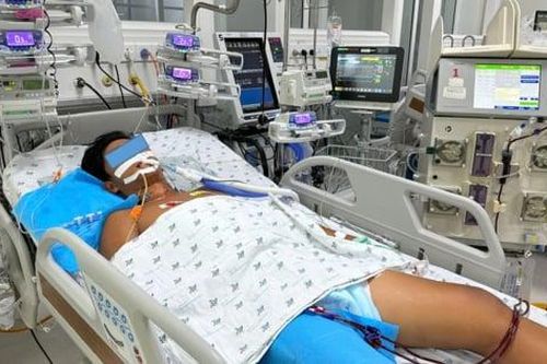 Cứu sống bé trai 15 tuổi sốc nhiệt nặng, suy đa cơ quan sau 3 tuần điều trị